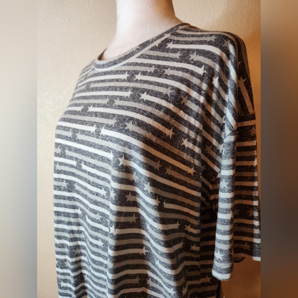 LULAROE Patrick NWT Stars and Stripes Short Sleeve Top Size Large
